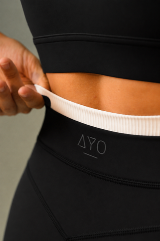 Dual Motion Axis Shorts Black